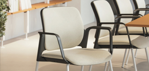 Showroom de mobiliário de escritório em Lisboa, zona de Arroios, com exposição de cadeiras e mobiliário de escritório escritório moderno hotdesking hybrid work models, activity-based working co work